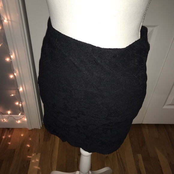 Black Lace Miniskirt - Picture 5 of 5